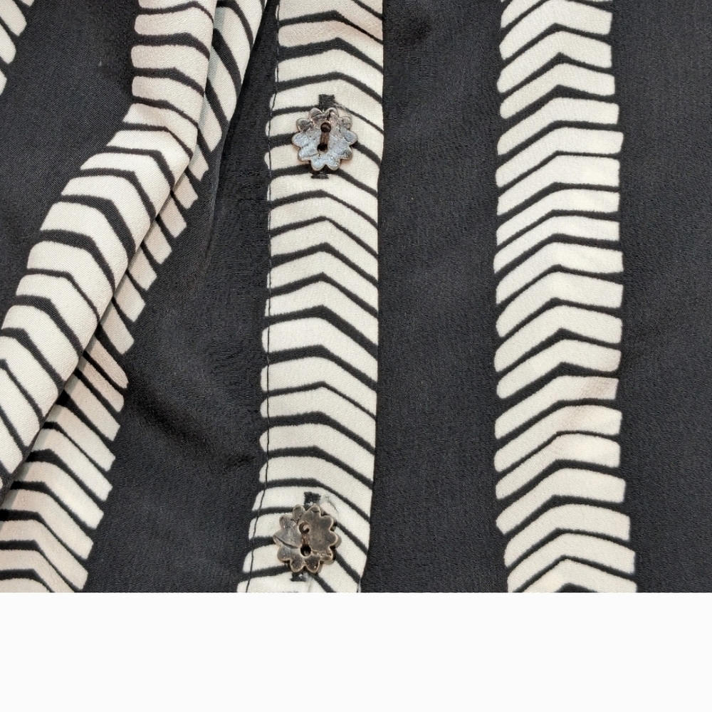 Dugbee By WHOOPI Black and White Striped Long Sleeve Bohemian Dress - Picture 6 of 6
